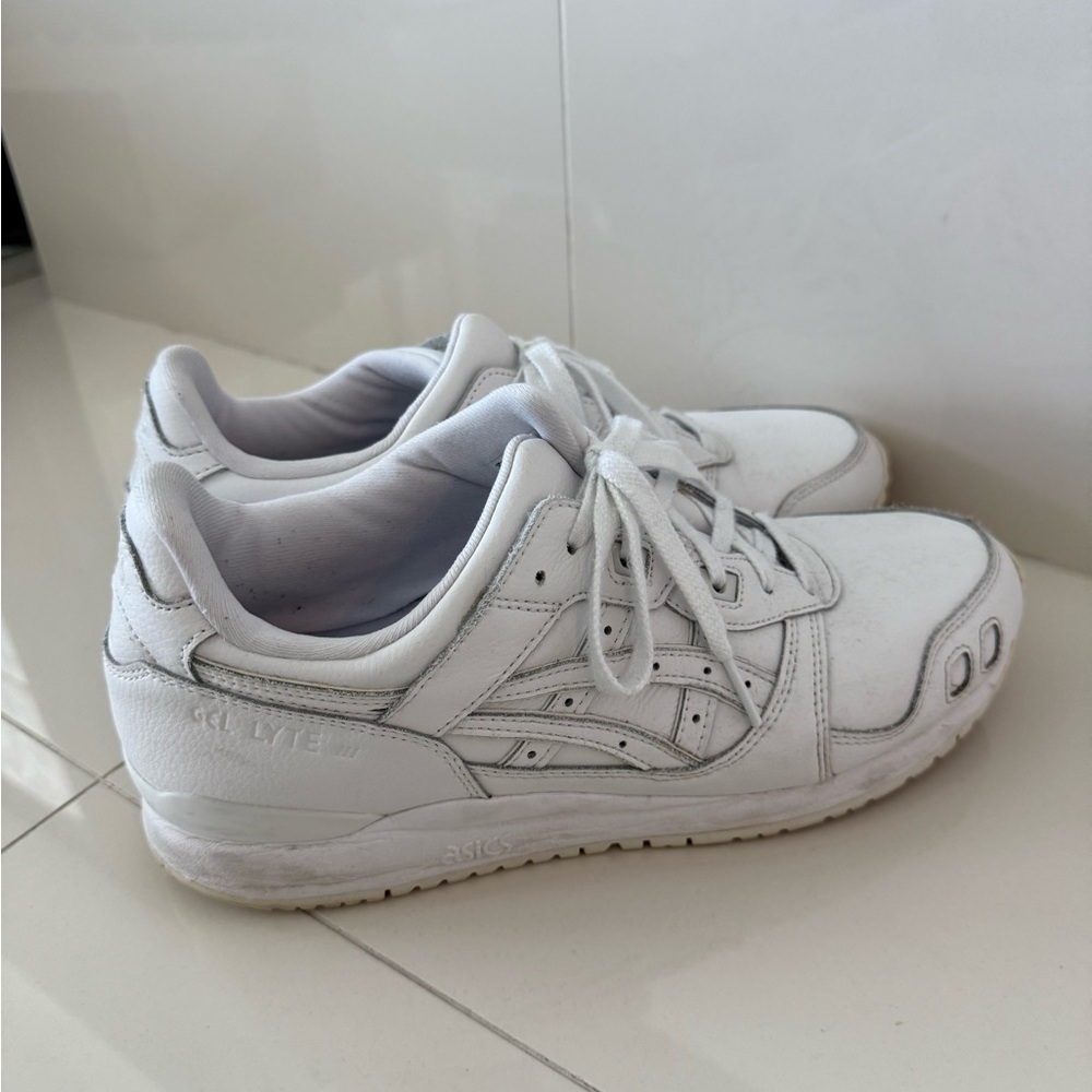 Vintage ASICS White Sneakers